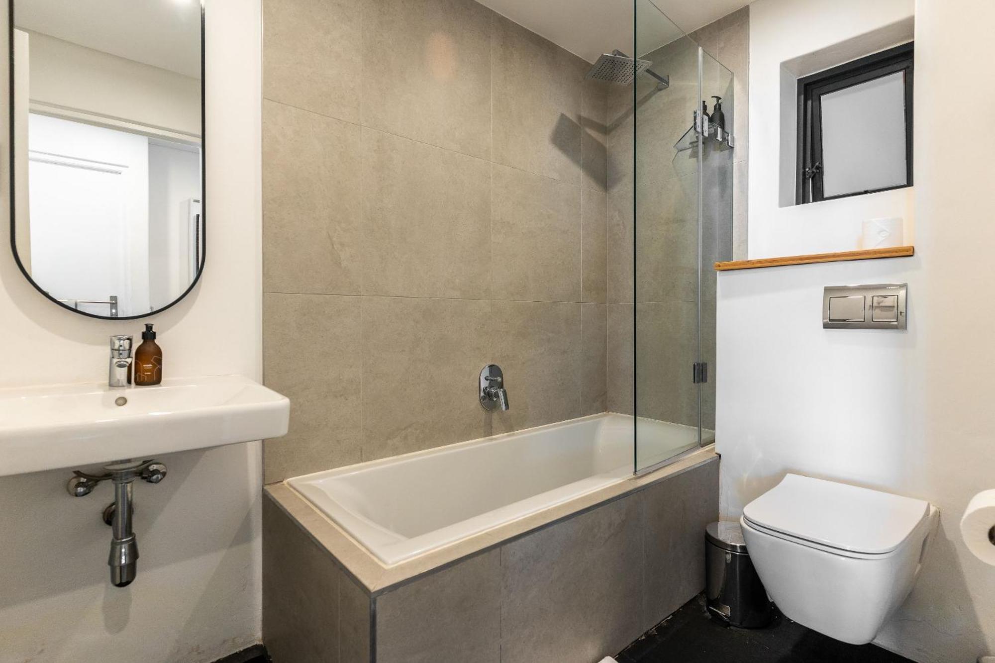 Fortyonl By Propr Apartment *